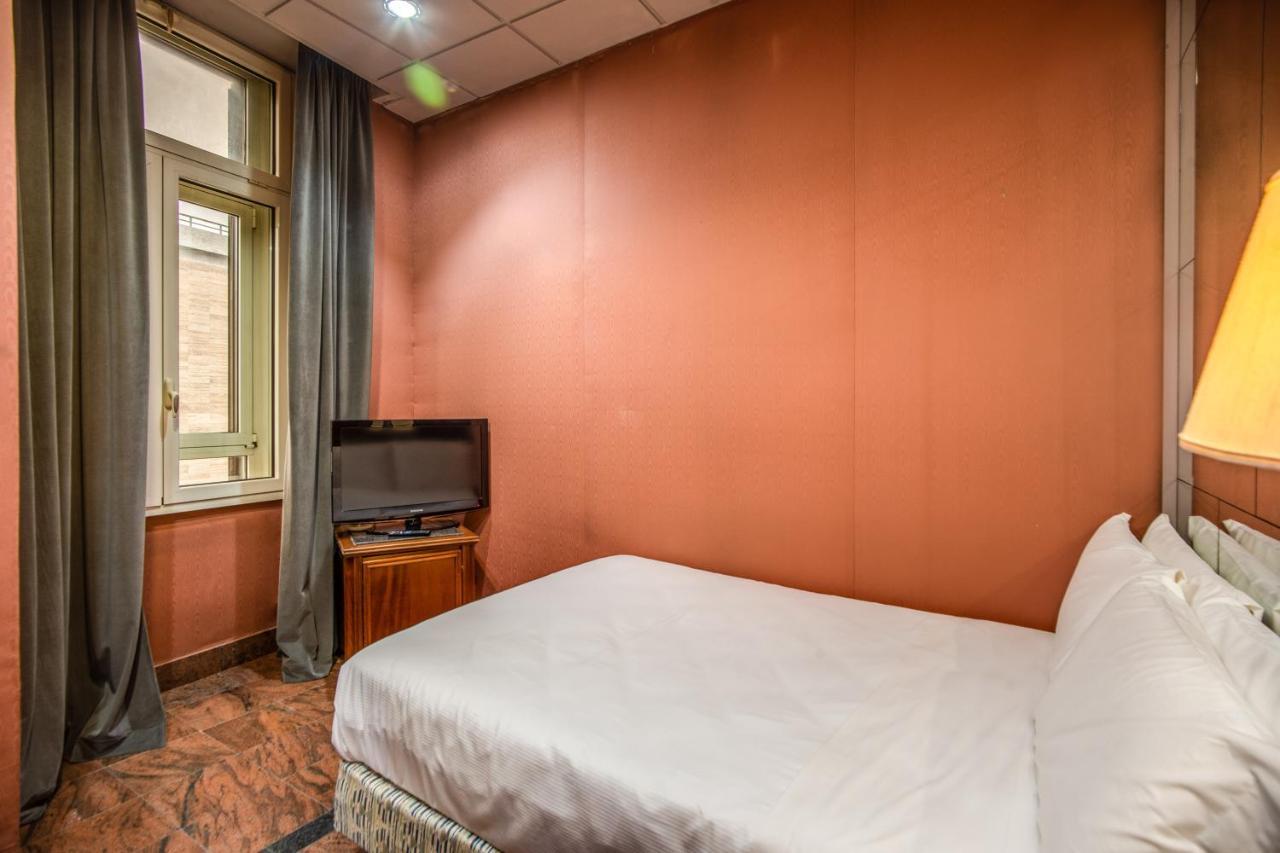 Castro Pretorio Easy Rooms Rome Extérieur photo