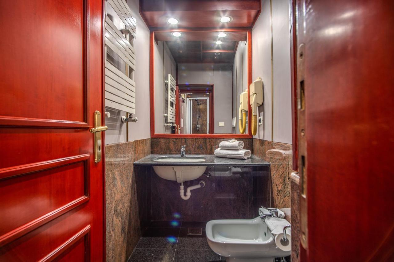 Castro Pretorio Easy Rooms Rome Extérieur photo